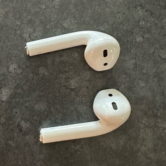 Apple AirPods - Picture 3 of 6